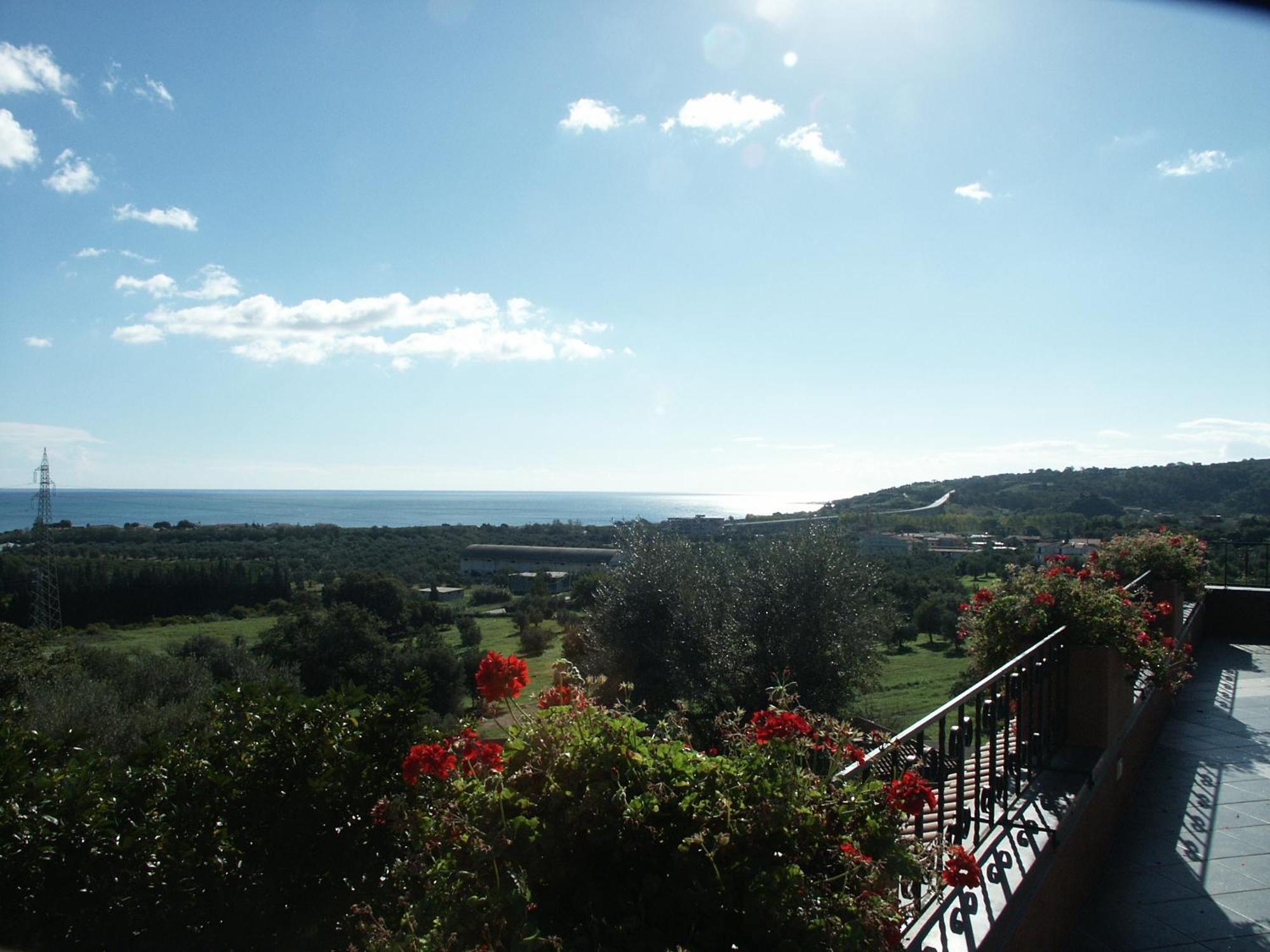 Hotel Villaggio Calaghena มอนเตปาโอเน ภายนอก รูปภาพ