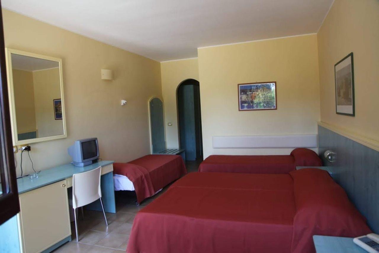 Hotel Villaggio Calaghena มอนเตปาโอเน ภายนอก รูปภาพ